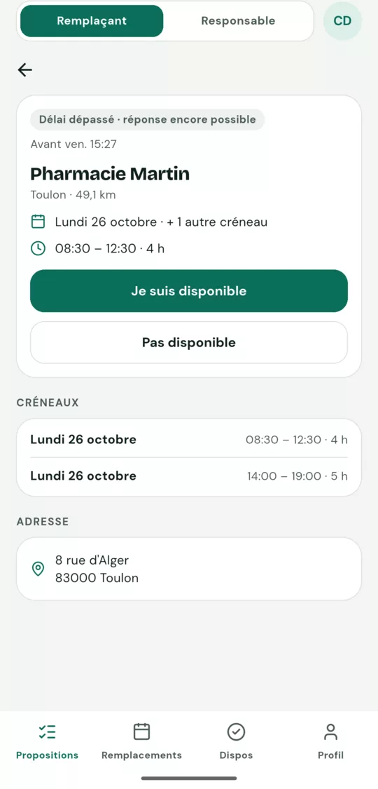 Application&nbsp;: une proposition de remplacement avec l'officine, les créneaux, l'adresse et les boutons «&nbsp;Je suis disponible&nbsp;» et «&nbsp;Pas disponible&nbsp;».